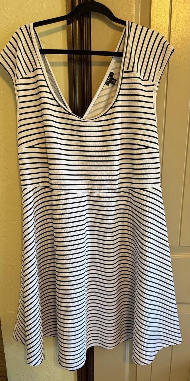 Torrid Women's Size 4 Dress Black & White Striped Skater Dress Criss Cross Back